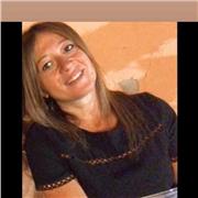 Laurea in sociologia, diploma linguistico, impartisce lezioni di italiano, inglese e francese